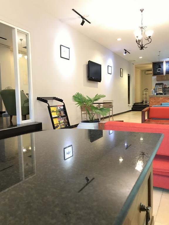 Dodo Guesthouse Phnom-Penh Buitenkant foto