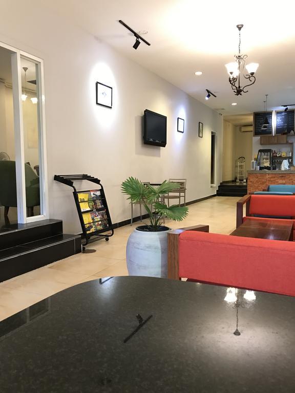Dodo Guesthouse Phnom-Penh Buitenkant foto